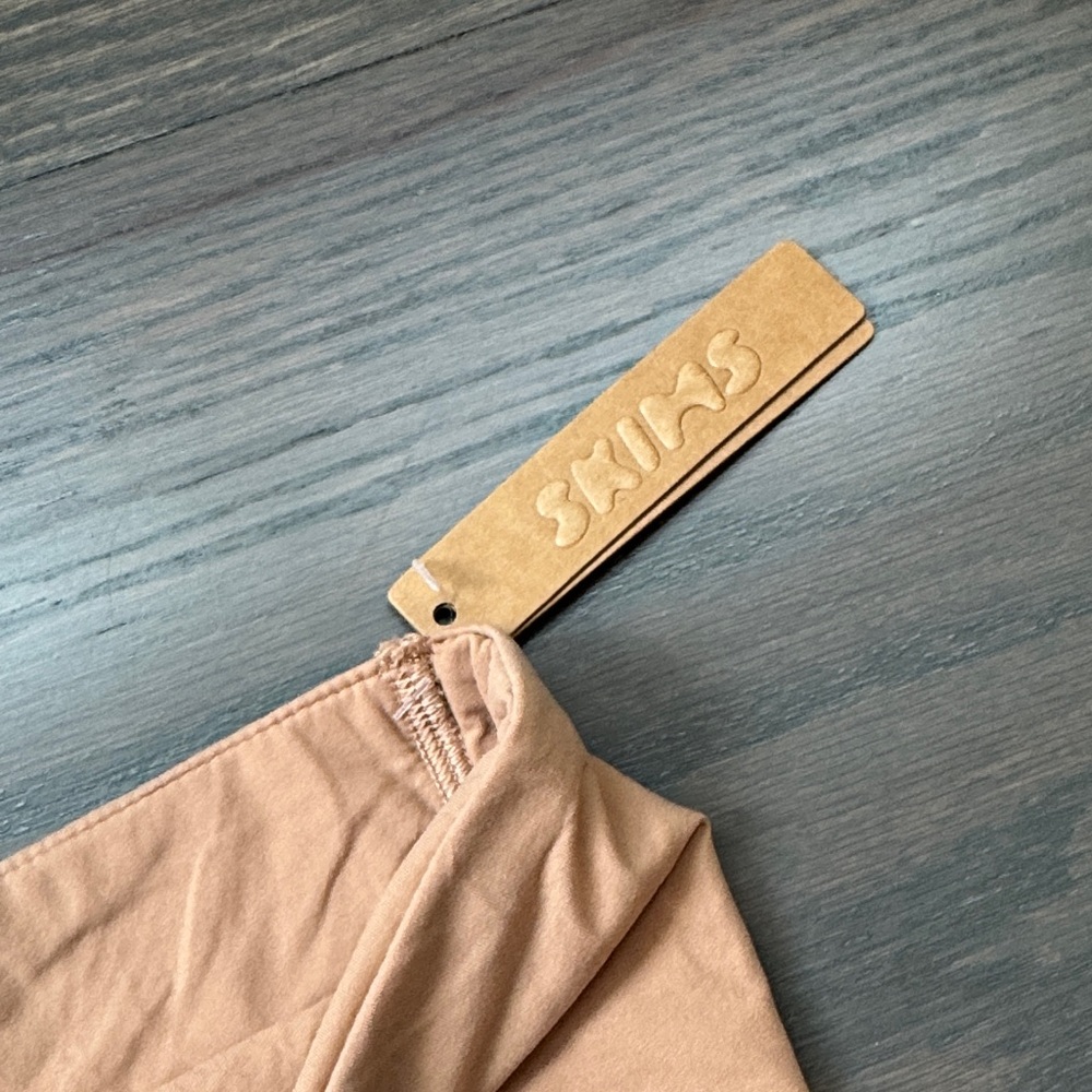 NWT SKIMS Tan Bandeau - M - Picture 3 of 4